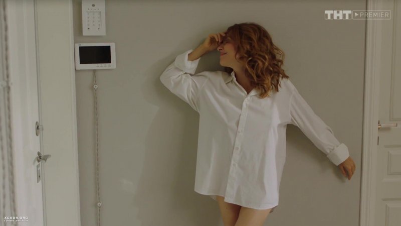 Elena Podkaminskaya striptease