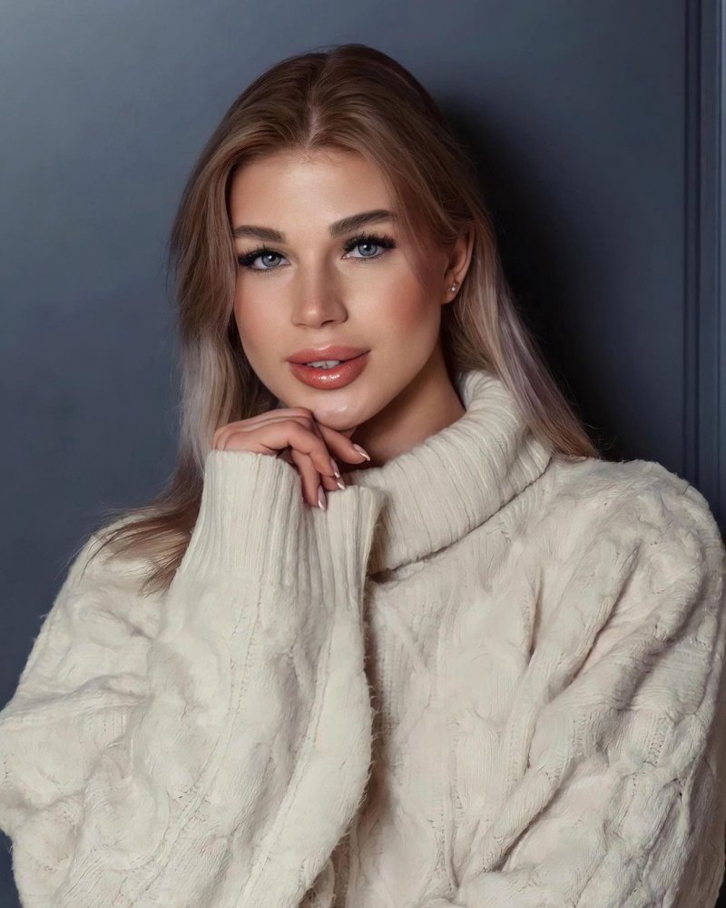 She raised a T -shirt