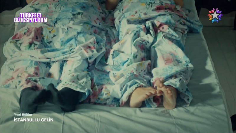 Neslikhan Atagul legs Feet