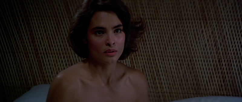 Talisa Soto Vampirel (1996)