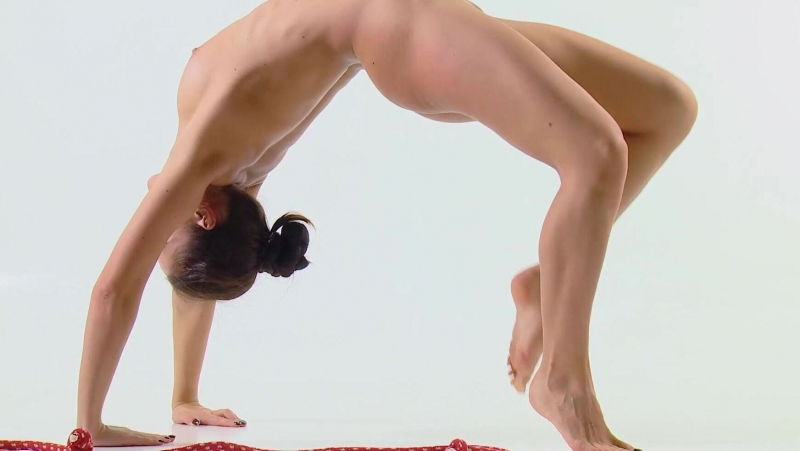 Naked gymnast Tonya Bellucci
