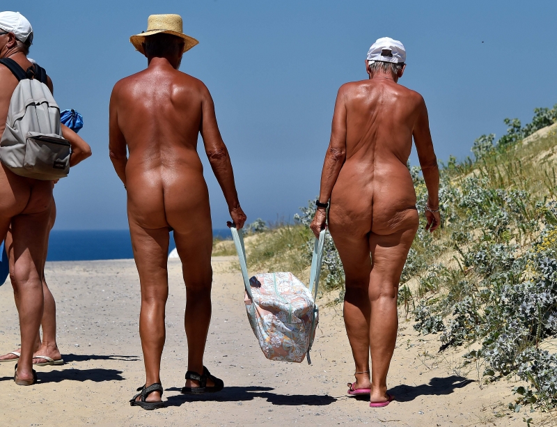 Nudists of French beaches